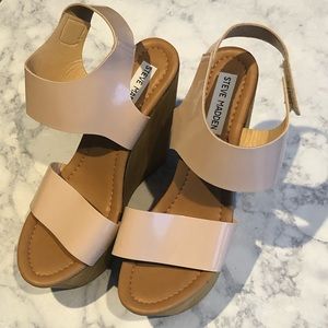 Steve Madden Baangle Wedges